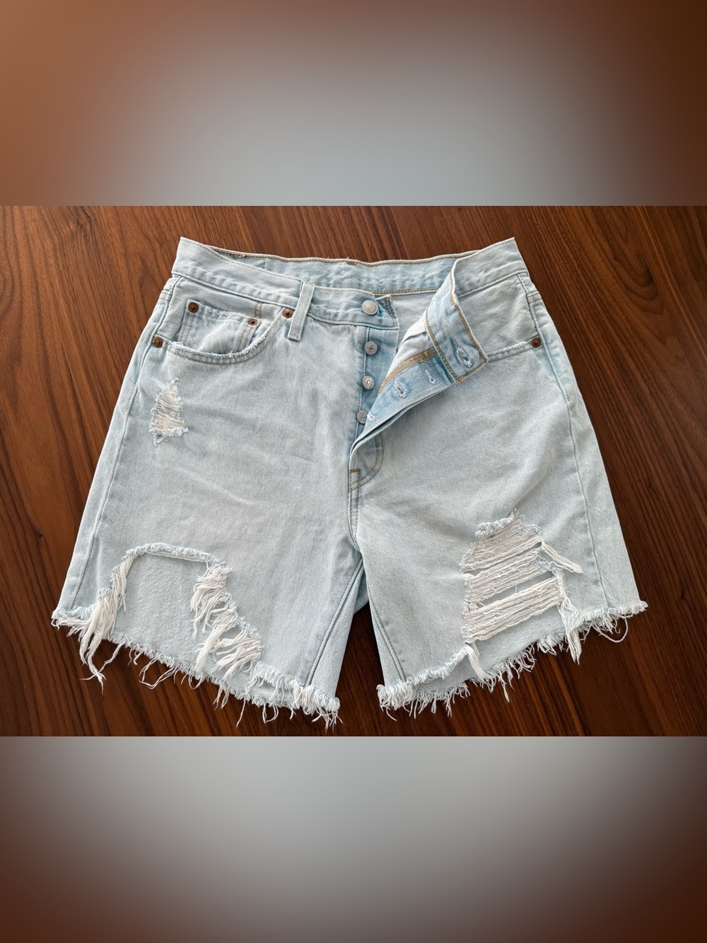 LEVIS - 501 High Rise, Distressed Denim Shorts
